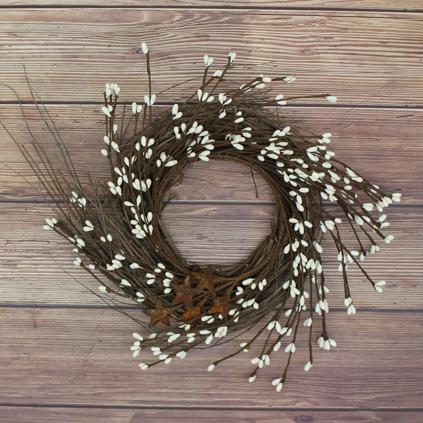 CVHOMEDECO. Primitives Rustic Pip Berries and Twig with Rusty Barn Stars Wreath, 10 Inch, Ivory