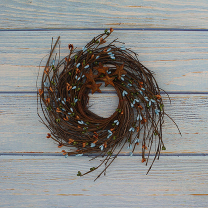 CVHOMEDECO. Primitives Rustic Pip Berries and Twig with Rusty Barn Stars Wreath, 7 Inch, Country Mix