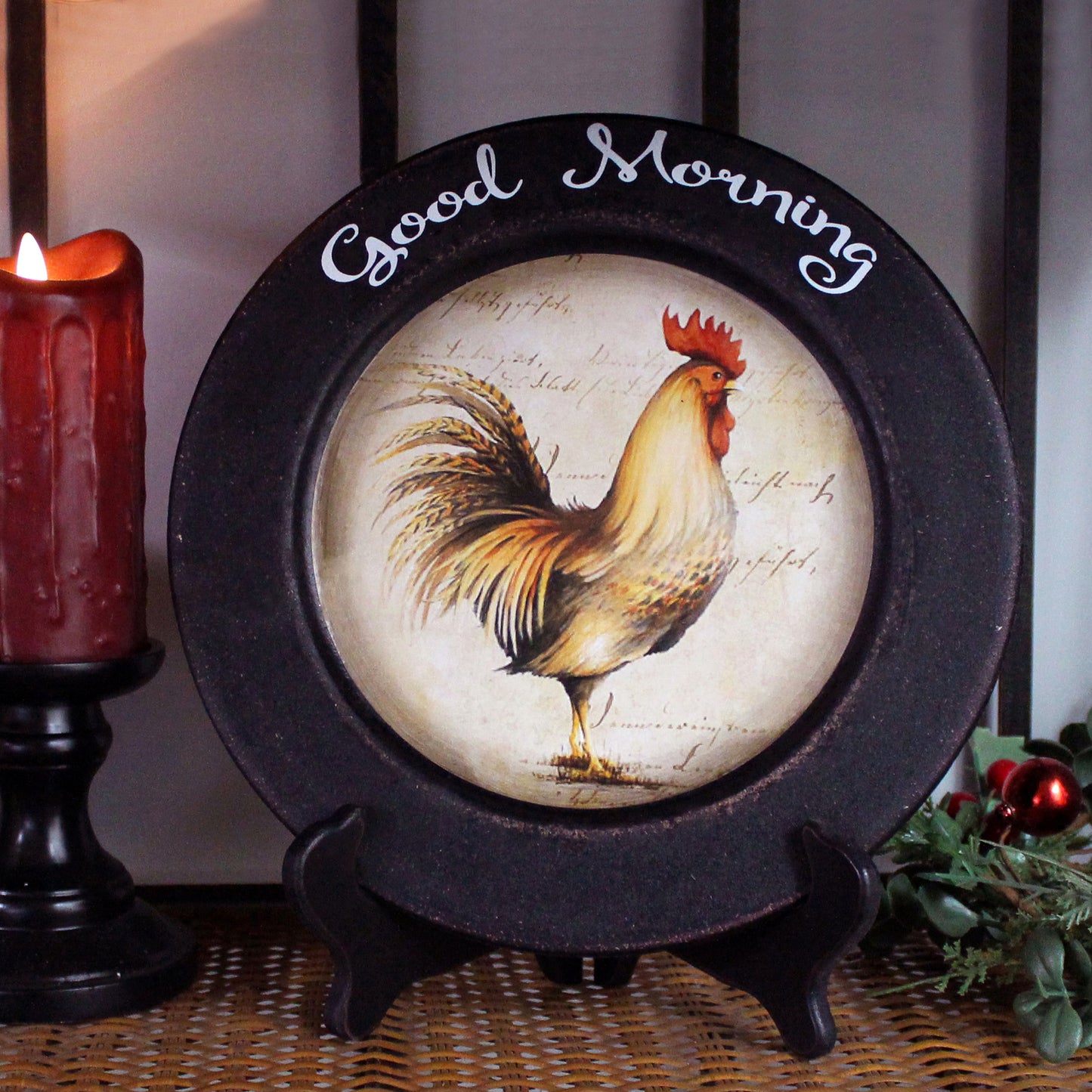 CVHOMEDECO. Rooster Decorative Plate Country Distressed Round Display Wooden Plate Home Décor Art, 11.25 Inch