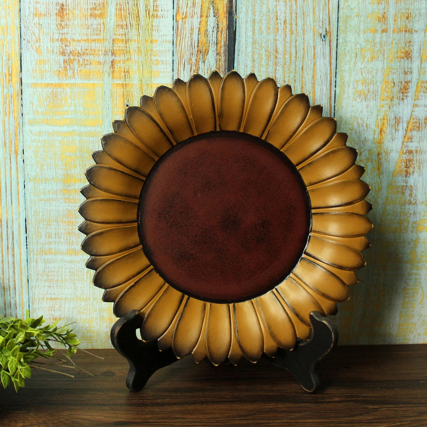CVHOMEDECO. Sunflower Shape Plate Primitives Rustic Display Wooden Plate Home and Office Décor Art, 11 Inch