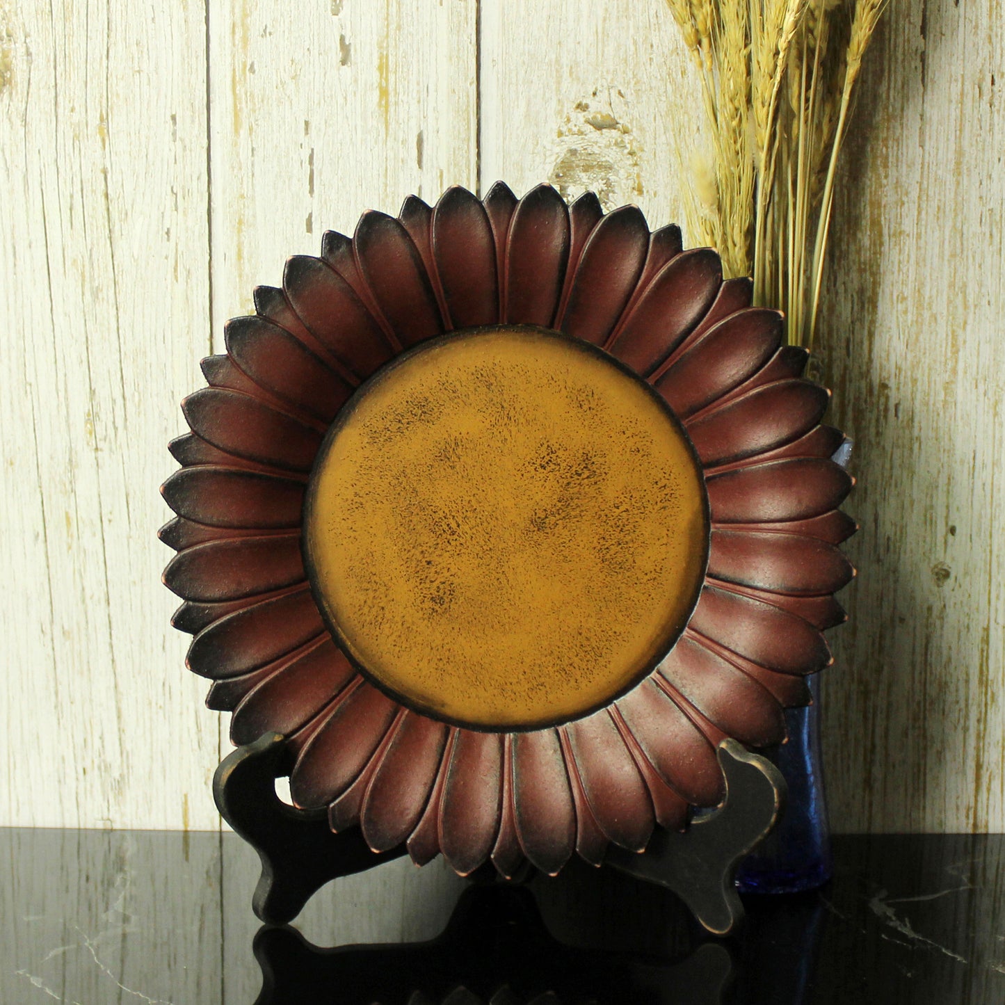 CVHOMEDECO. Sunflower Plate with Rack Country Vintage Display Wooden Plate Home and Office Décor Art, 11 Inch