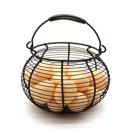CVHOMEDECO. Rustic Wire Egg Basket with swimming Handle Primitives Vintage Gathering Basket. Rusty